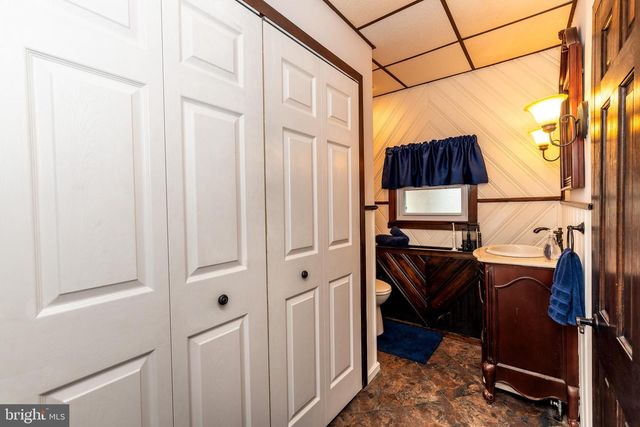 76 BROAD ST, Elmer, NJ 08318