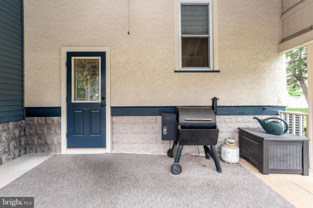 76 BROAD ST, Elmer, NJ 08318