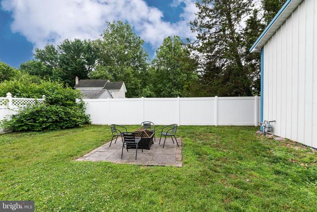 76 BROAD ST, Elmer, NJ 08318