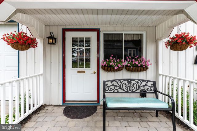 76 BROAD ST, Elmer, NJ 08318