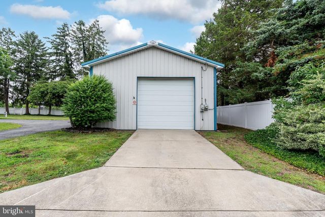 76 BROAD ST, Elmer, NJ 08318