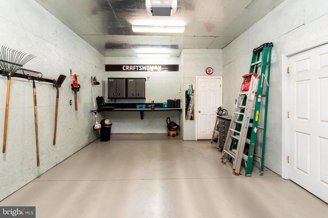 76 BROAD ST, Elmer, NJ 08318