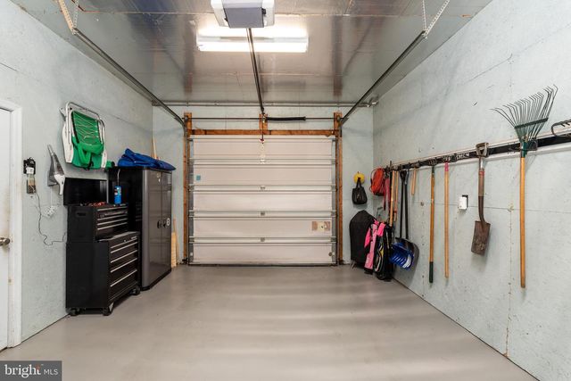 76 BROAD ST, Elmer, NJ 08318