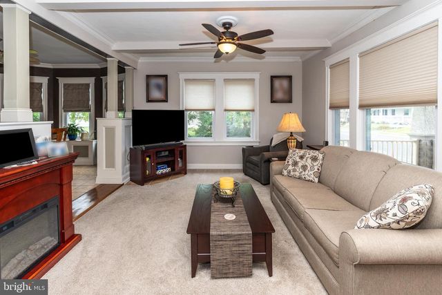76 BROAD ST, Elmer, NJ 08318