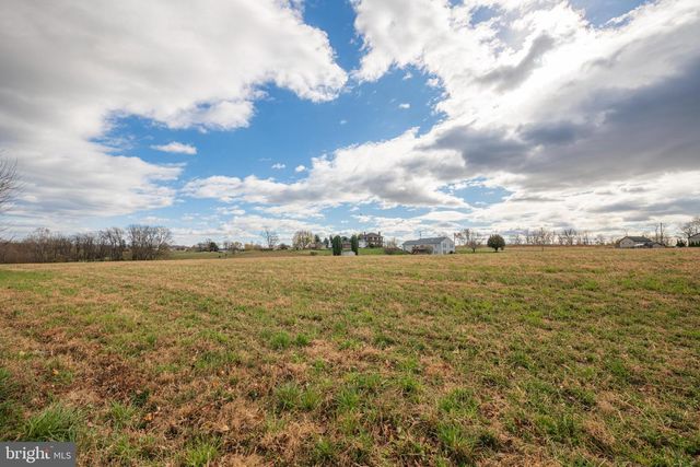 934 ORCHARD RD, Willow Street, PA 17584