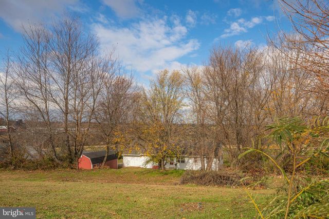 934 ORCHARD RD, Willow Street, PA 17584