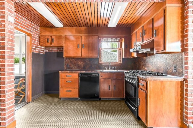 197 Bainbridge St, Malden, MA 02148