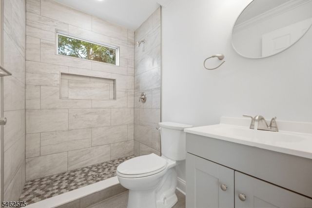 154 Oakmanor Pkwy, South Plainfield Boro, NJ 07080