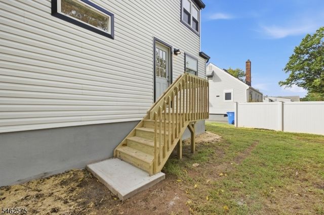 154 Oakmanor Pkwy, South Plainfield Boro, NJ 07080