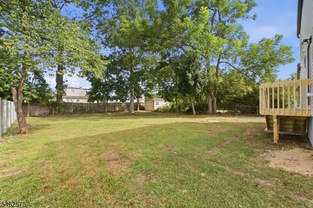 154 Oakmanor Pkwy, South Plainfield Boro, NJ 07080