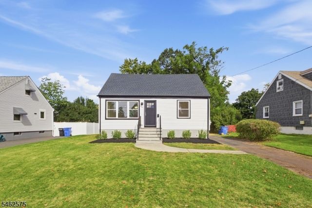 154 Oakmanor Pkwy, South Plainfield Boro, NJ 07080