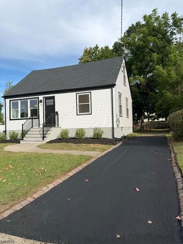 154 Oakmanor Pkwy, South Plainfield Boro, NJ 07080
