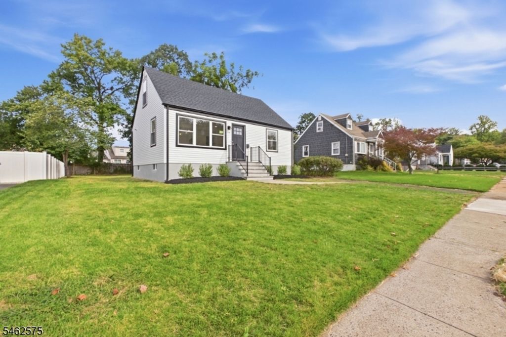 154 Oakmanor Pkwy, South Plainfield Boro, NJ 07080 — photo 3