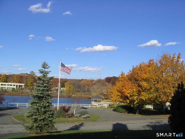 12 Boulevard Drive 15-104, Danbury, CT 06810