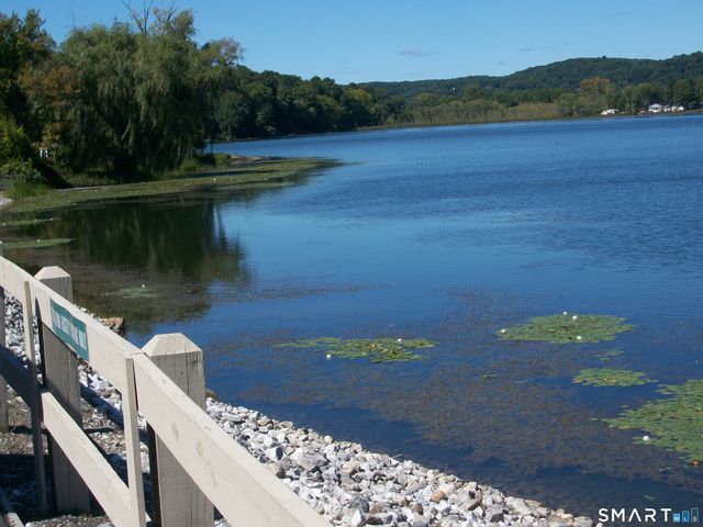 12 Boulevard Drive 15-104, Danbury, CT 06810