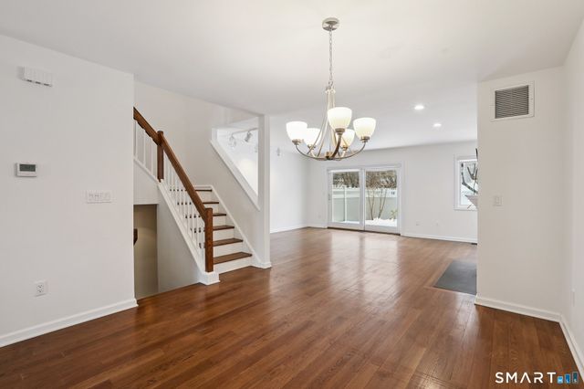 12 Boulevard Drive 15-104, Danbury, CT 06810