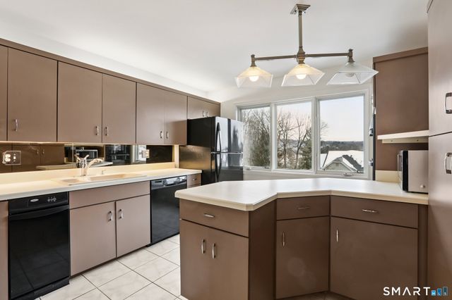 12 Boulevard Drive 15-104, Danbury, CT 06810