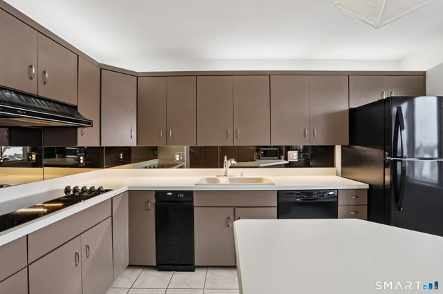 12 Boulevard Drive 15-104, Danbury, CT 06810