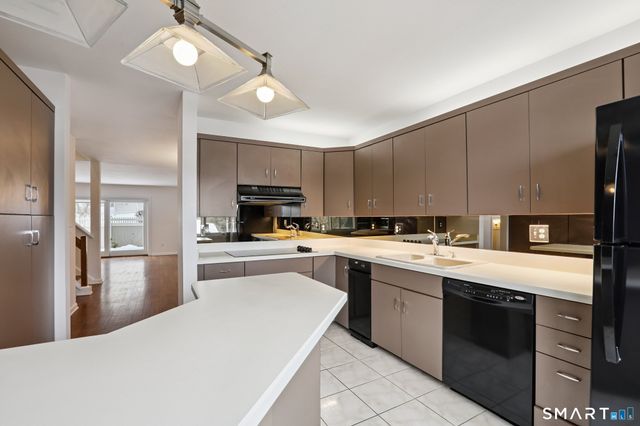 12 Boulevard Drive 15-104, Danbury, CT 06810