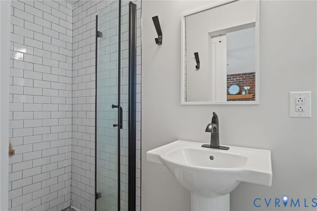 6711 Patterson Ave, Richmond, VA 23226