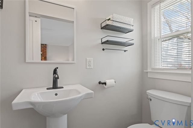 6711 Patterson Ave, Richmond, VA 23226