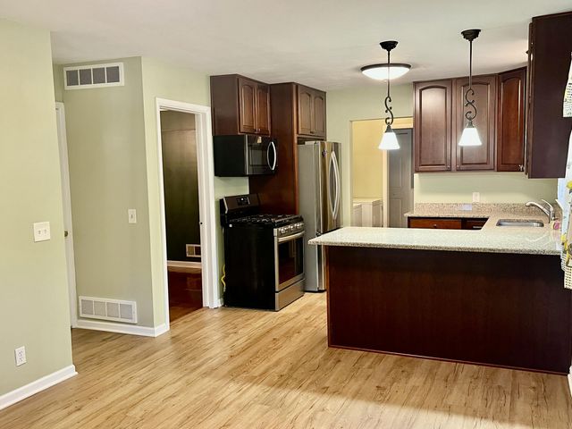 1905 Crestwood Lane, Norton Shores City, MI 49441