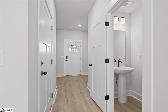 541 W Norvell Court, Spartanburg, SC 29307