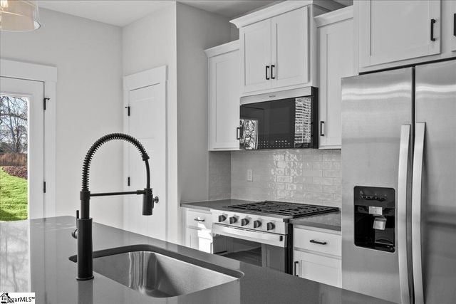 541 W Norvell Court, Spartanburg, SC 29307