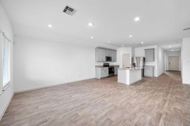 1108 Sundown Prairie Dr, Sealy, TX 77474
