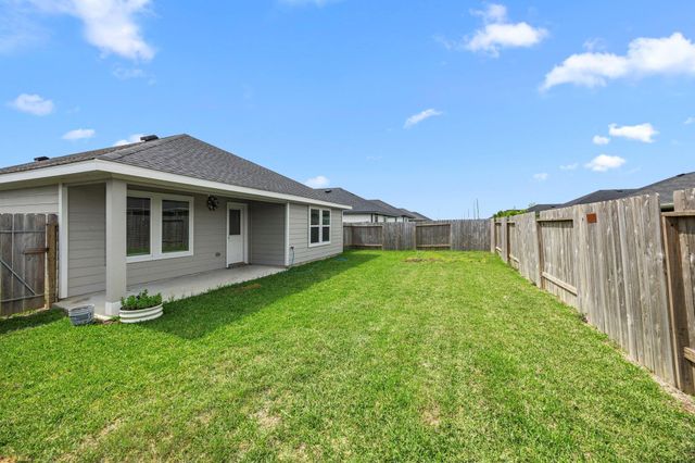 1108 Sundown Prairie Dr, Sealy, TX 77474