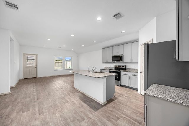 1108 Sundown Prairie Dr, Sealy, TX 77474