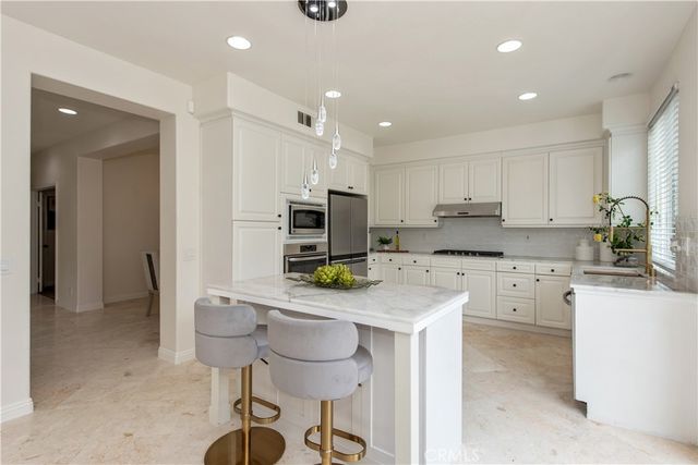 20 wedgewood, Irvine, CA 92620