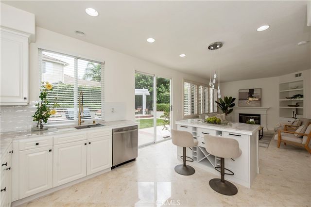 20 wedgewood, Irvine, CA 92620