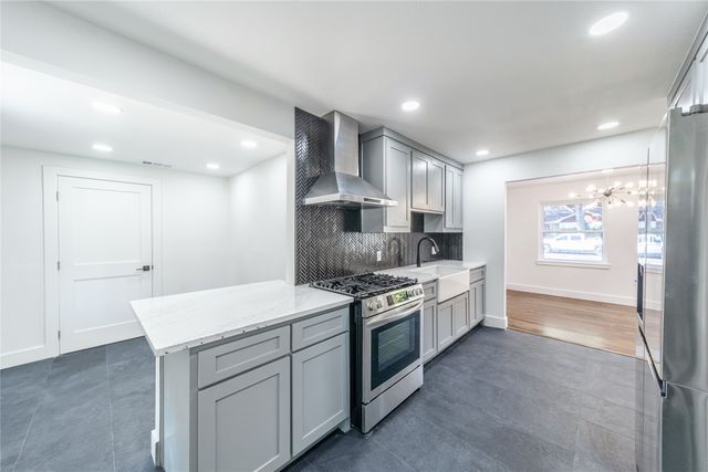 932 Treasure Road, Garland, TX 75041