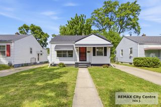 18985 Woodland Street, Harper Woods, MI 48225