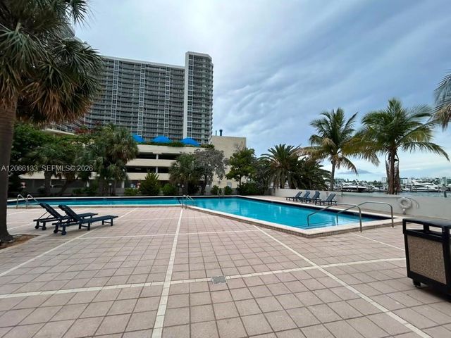 7545 E Treasure Drive 2A, North Bay Village, FL 33141