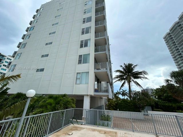 7545 E Treasure Drive 2A, North Bay Village, FL 33141