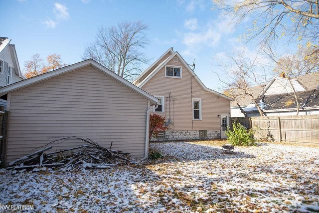 418 15th Street, Port Huron, MI 48060