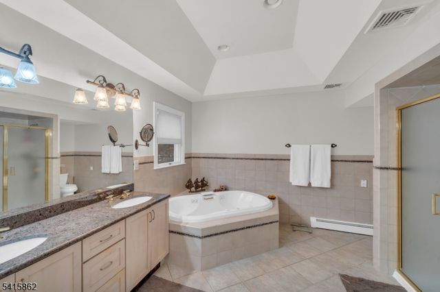 1 Sherwood Ct, Old Tappan Boro, NJ 07675