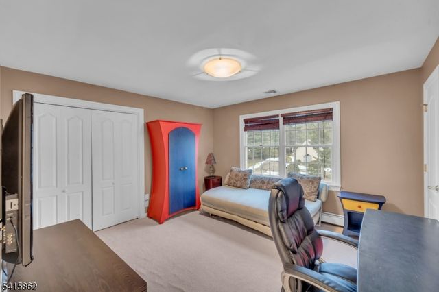 1 Sherwood Ct, Old Tappan Boro, NJ 07675