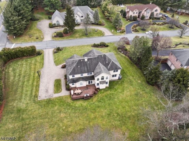 1 Sherwood Ct, Old Tappan Boro, NJ 07675