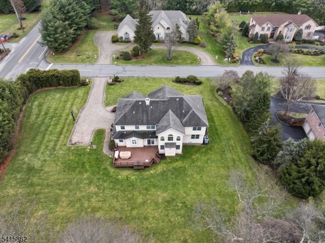 1 Sherwood Ct, Old Tappan Boro, NJ 07675