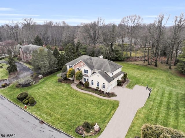 1 Sherwood Ct, Old Tappan Boro, NJ 07675