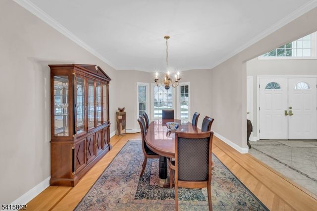 1 Sherwood Ct, Old Tappan Boro, NJ 07675