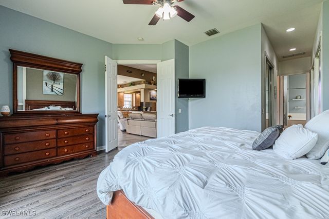 2258 Heydon CIR W, Naples, FL 34120