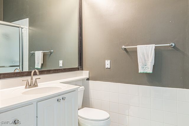 2258 Heydon CIR W, Naples, FL 34120