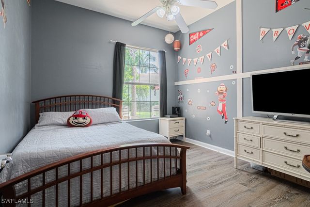 2258 Heydon CIR W, Naples, FL 34120