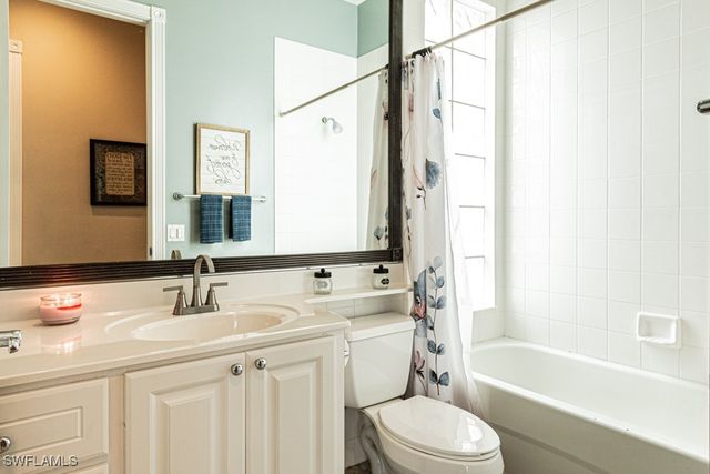 2258 Heydon CIR W, Naples, FL 34120