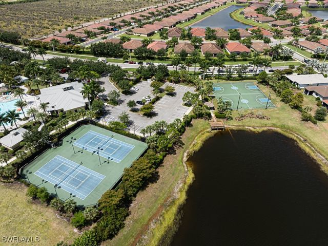 2258 Heydon CIR W, Naples, FL 34120