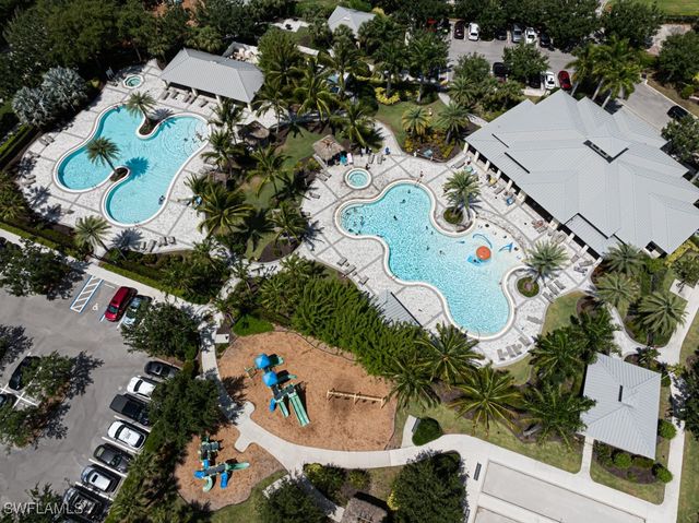 2258 Heydon CIR W, Naples, FL 34120